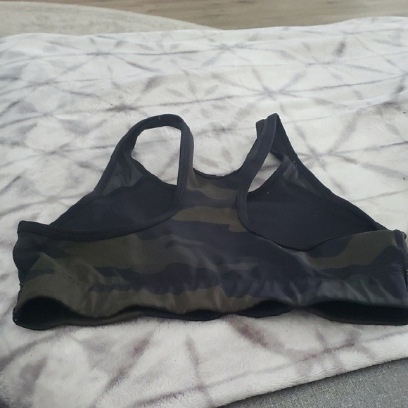 PINK Victoria's Secret Camo Sports Bra - Picture 2 of 2